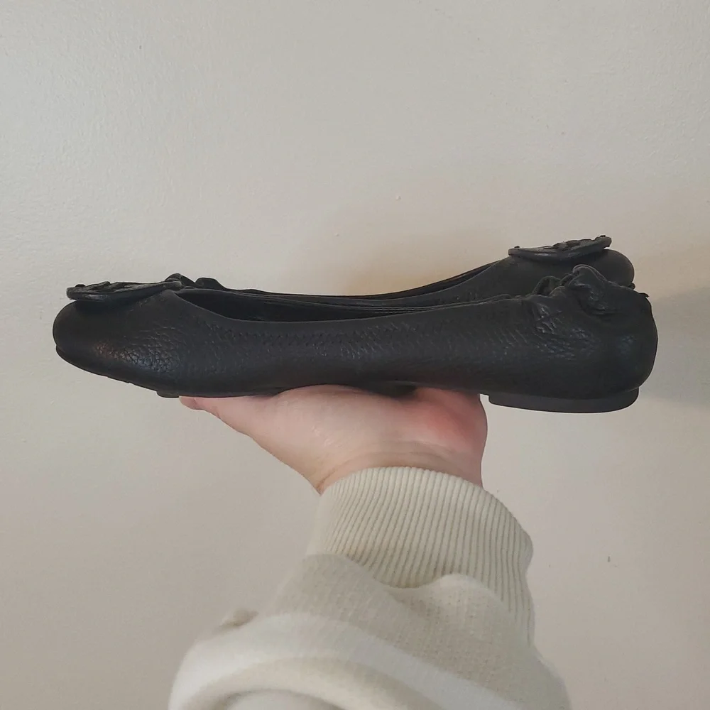 Tory Burch Black Leather Ballet Flats Size 8 Minimalist Preppy Office Attire - Picture 4 of 16